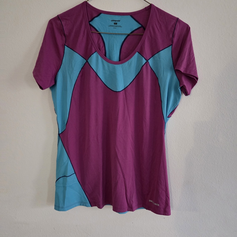 Patagonia Women's Purple and Blue Athletic Top Running Short Sleeve Shirt L